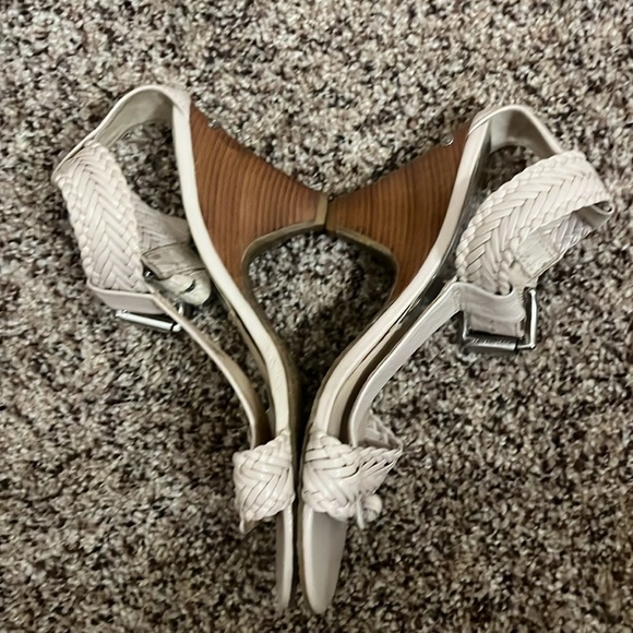 MICHAEL KORS Juniper t-strap woven leather heels - Picture 5 of 10